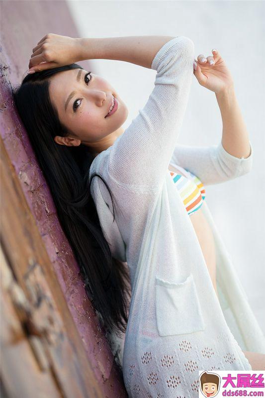 日本90后美女三田羽衣比基尼写真图片